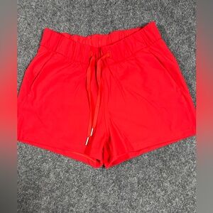 Lululemon Spring Break Away Mid rise Short  Inseam 2.5 Women’s Size 4